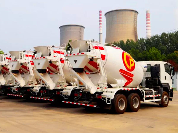 攪拌車銷售一手播報：又一批凌宇攪拌車揚帆海外！